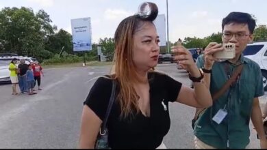 Mantan istri tersangka Bio, Intan saat berada di kawasan Bandara Tjilik Riwut