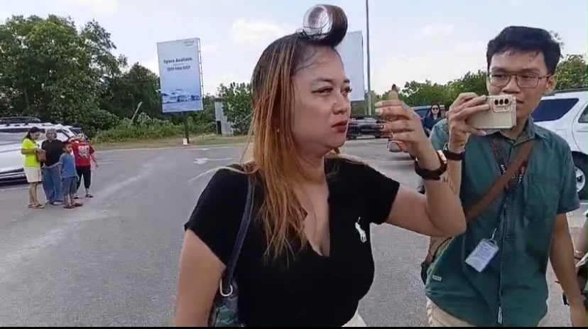 Mantan istri tersangka Bio, Intan saat berada di kawasan Bandara Tjilik Riwut