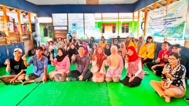 Foto bersama narasumber, mahasiswa Program Studi Matematika FMIPA UPR, dan pelaku UMKM