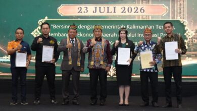 Wagub Edy Pratowo foto bersama pengurus DPW Deprindo Kalteng periode 2026-2029
