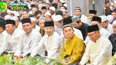 ‎Walikota Palangka Raya, Fairid Naparin saat menghadiri Tablig Akbar dalam rangka memperingati Hari Jadi ke-61 Pemerintah Kota Palangka Raya dan Hari Jadi ke-69 Kota Palangka Raya