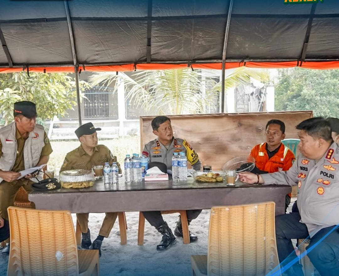 ‎Walikota Palangka Raya, Fairid Naparin saat melakukan pemantauan langsung ke sejumlah kawasan rawan karhutla