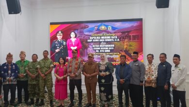 Foto bersama saat penyambutan Kapolres Mura yang baru