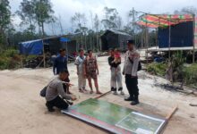 Pemasangan spanduk imbauan yang dilakukan Polsek Rakumpit