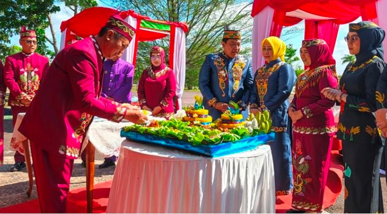 Mengabdi dan Menginspirasi: Kemeriahan Puncak Hari Jadi ke-24 Kabupaten Sukamara