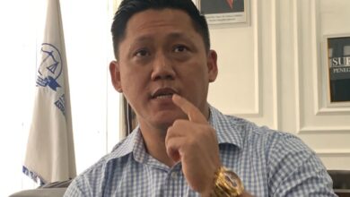 Kuasa Hukum Atu R Narang, Suriansyah Halim saat memberikan keterangan kepada awak media
